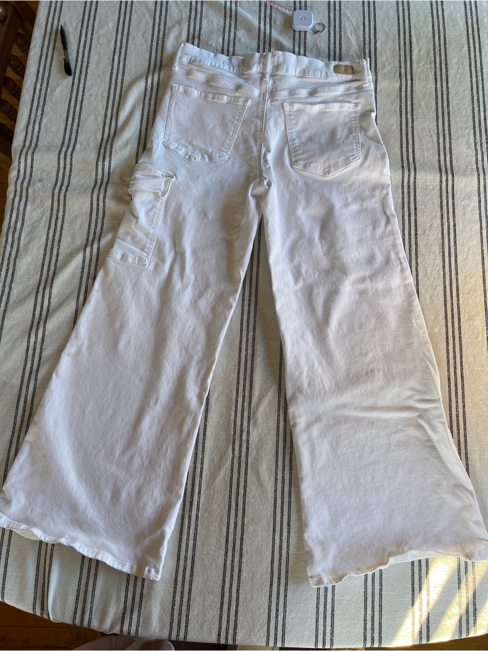 sofia by sofia vergara White super Wide leg cargo Jeans Women’s 16, stretch fit